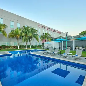 city-express-suites-playa-del-carmen.tulum-hotels.net/
